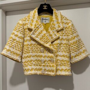 Chanel ladies vintage Yellow Tweed Jacket 36